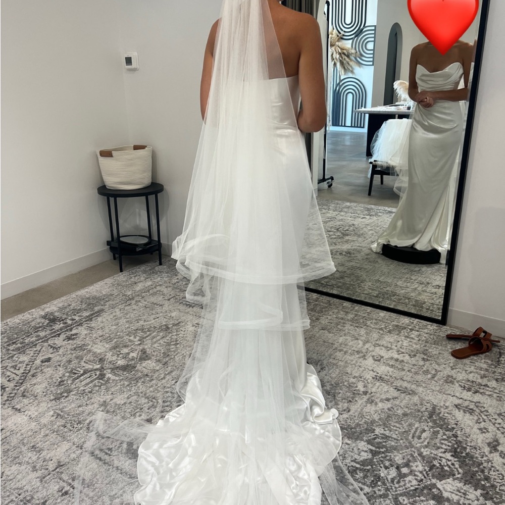 Sara Gabriel Horsehair veil w/blusher - never been worn.